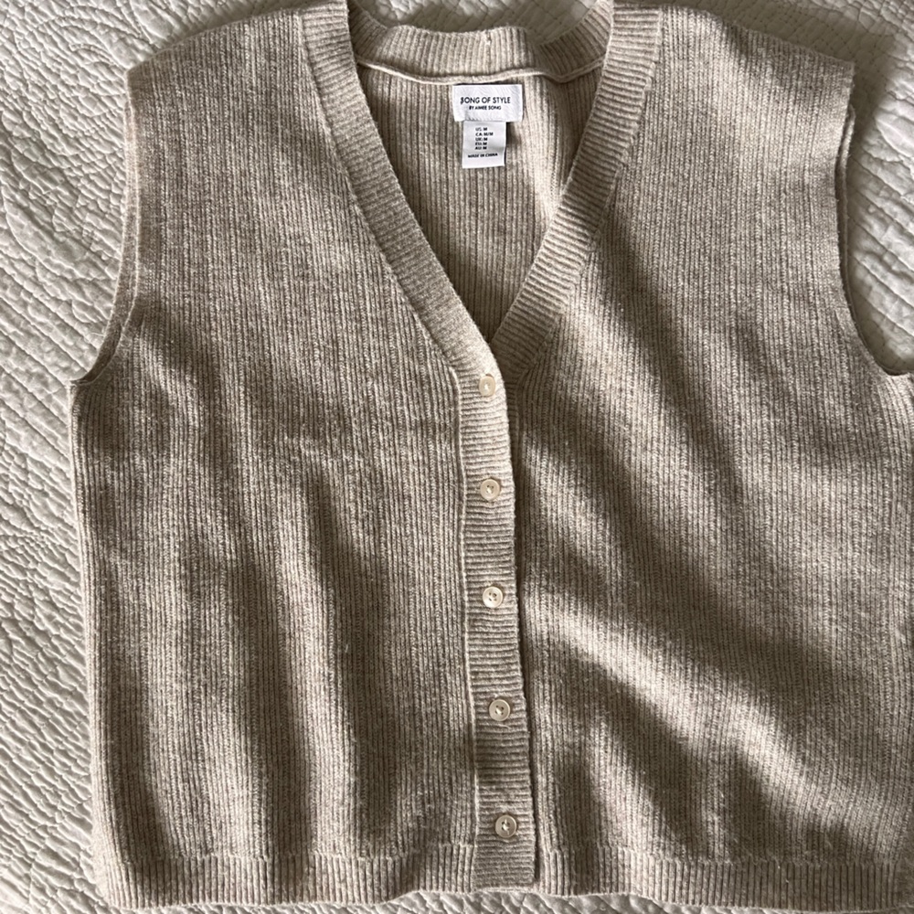 Sweater vest